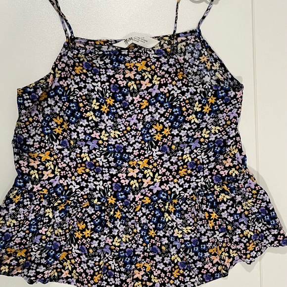 Two Wide-cut H&M Pants and two H&M bow-detail tops, 9-10Y - Picture 10 of 11